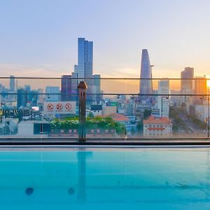 Winsuites Saigon Hotel